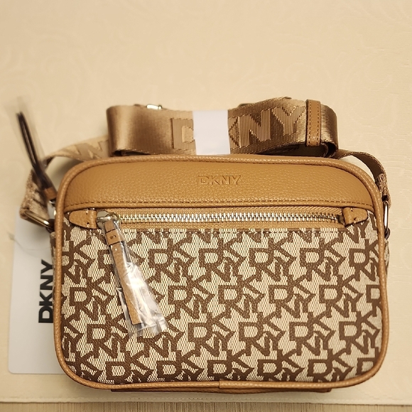 NWT DKNY Crossbody Bag - Picture 1 of 11